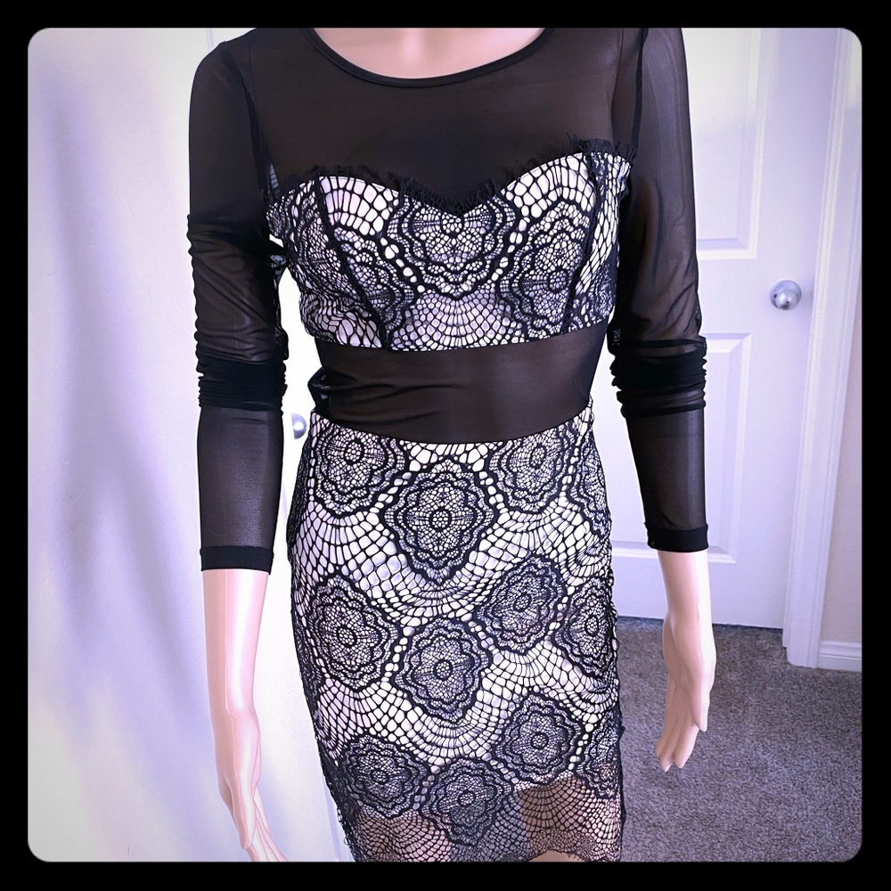 Stunning BEBE Two Piece 🖤🧡